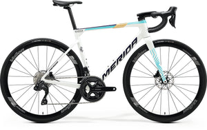 Merida Reacto 5000 Rennrad mit Carbonrahmen und Shimano 105 Di2