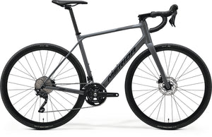 Merida Scultura Endurance GR 500 Gravelbike in glossy dark grey black